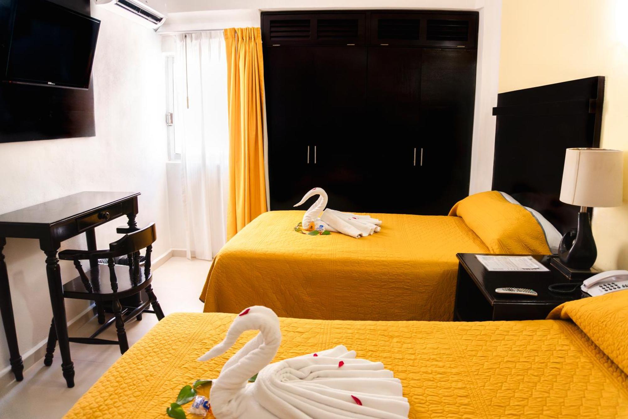 Hotel Antillano Канкун Екстериор снимка