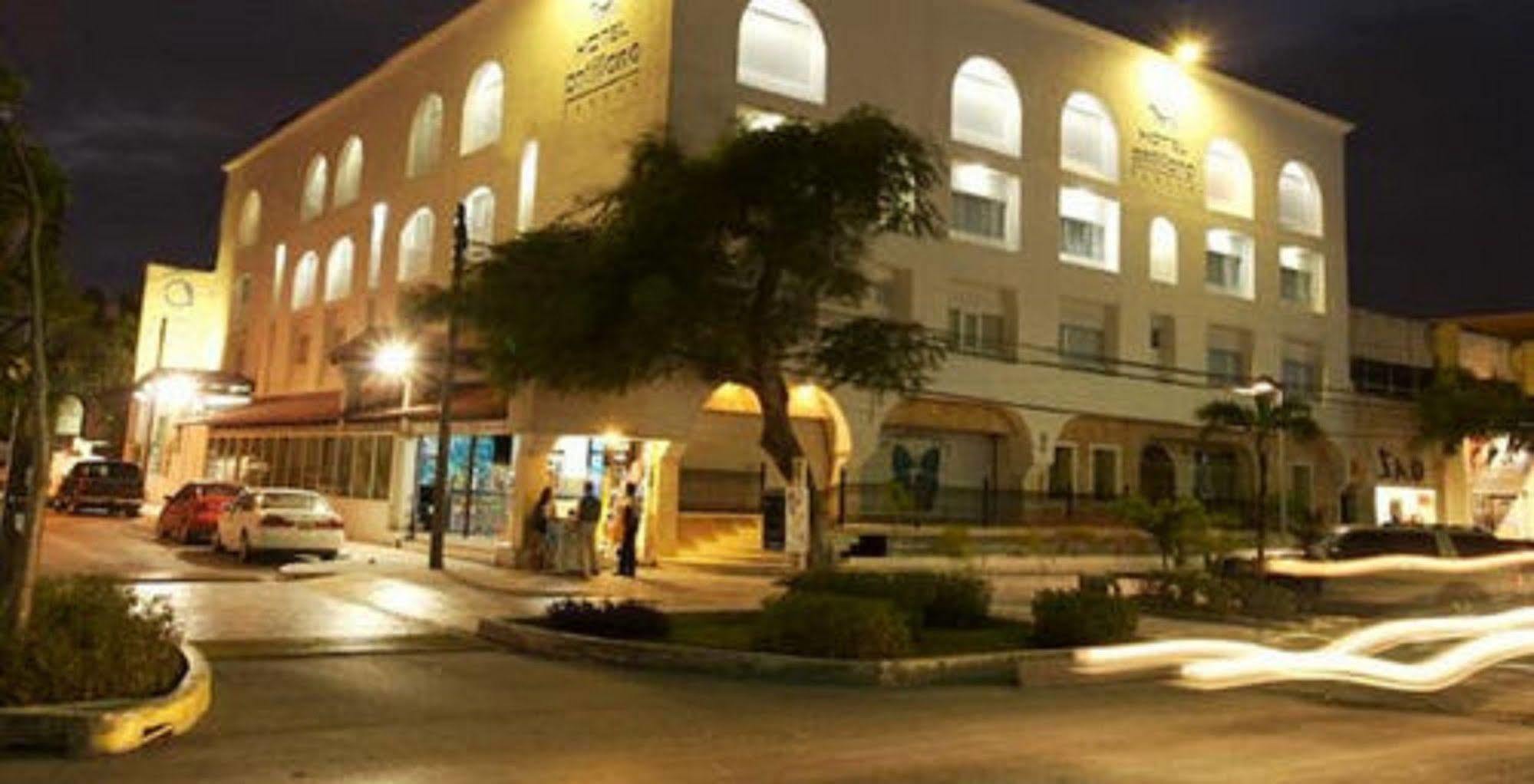 Hotel Antillano Канкун Екстериор снимка